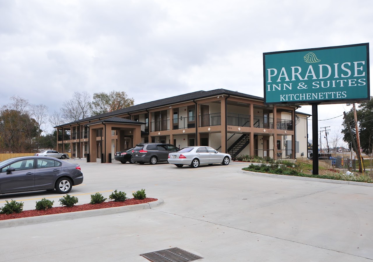 Paradise Inn & Suites — photo 1