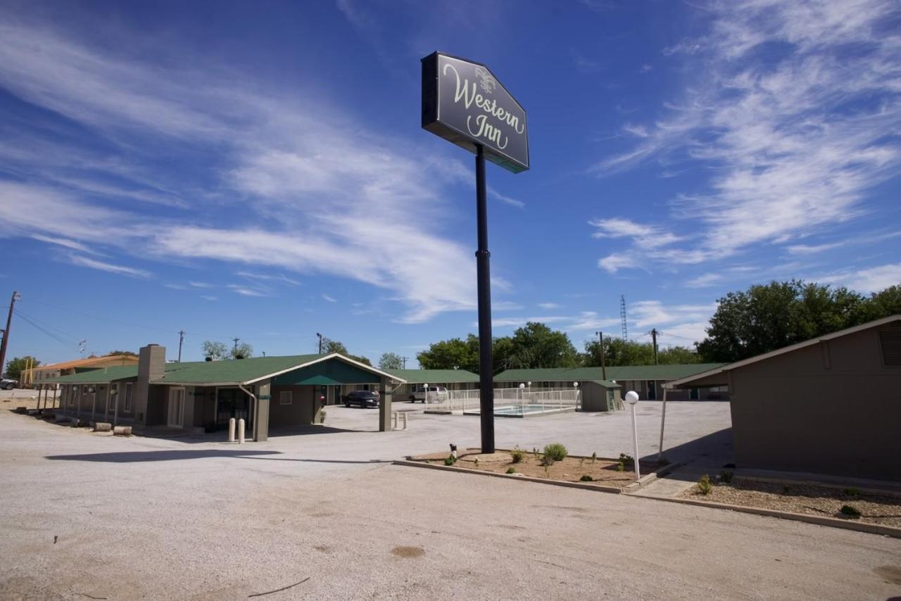 Western Inn — photo 1