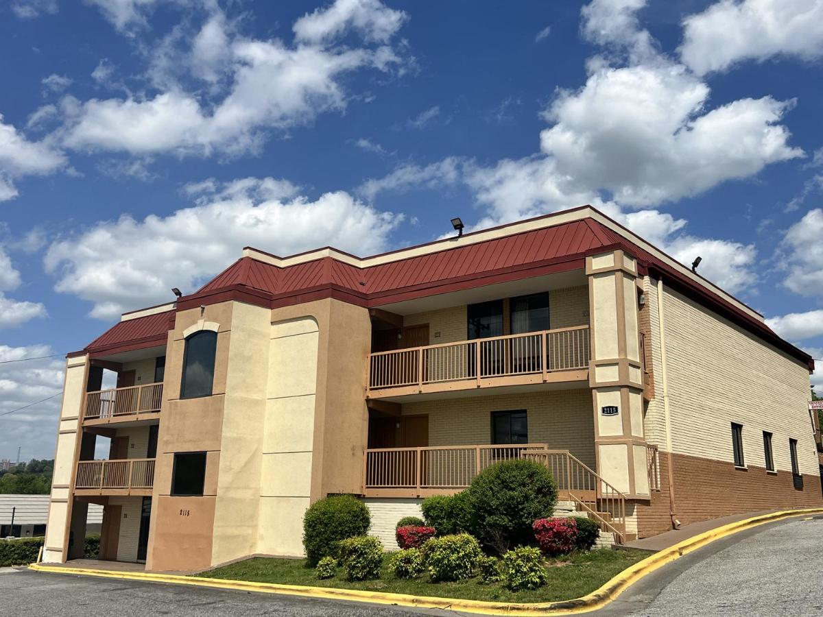 UNIVERSITY INN Winston — photo 1