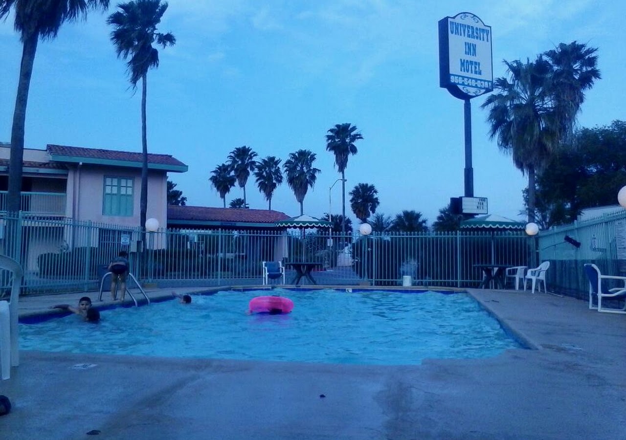 University Inn & Suites — photo 3