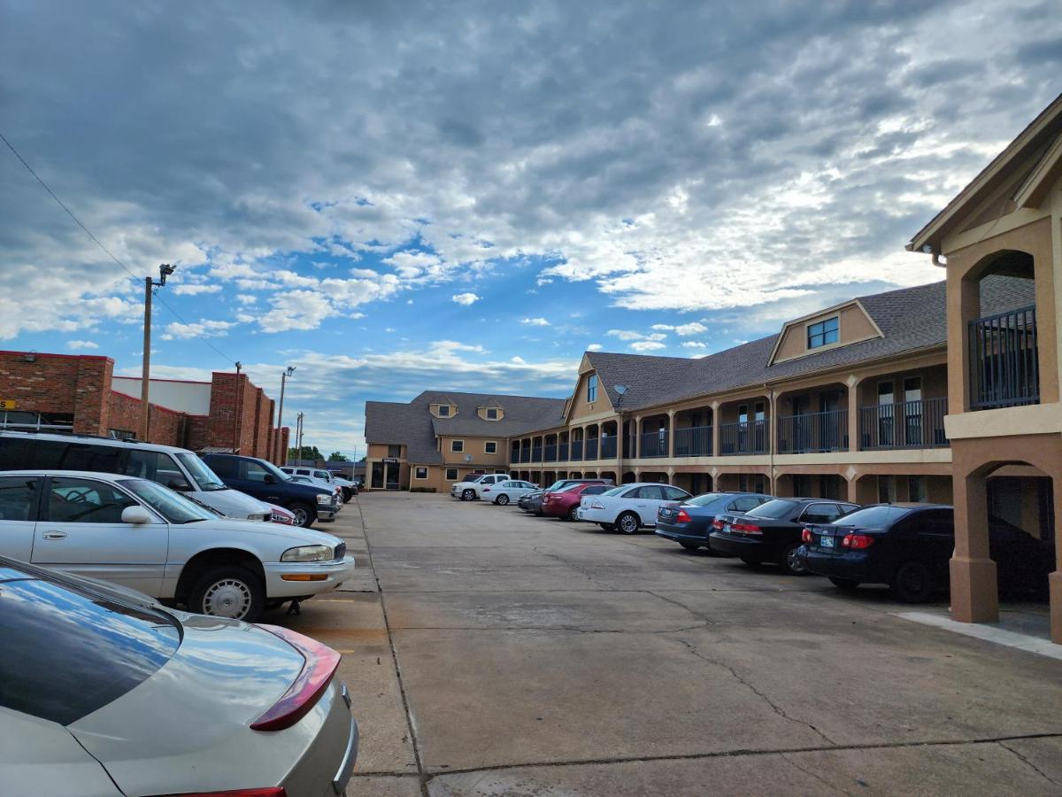 Executive inn — photo 1