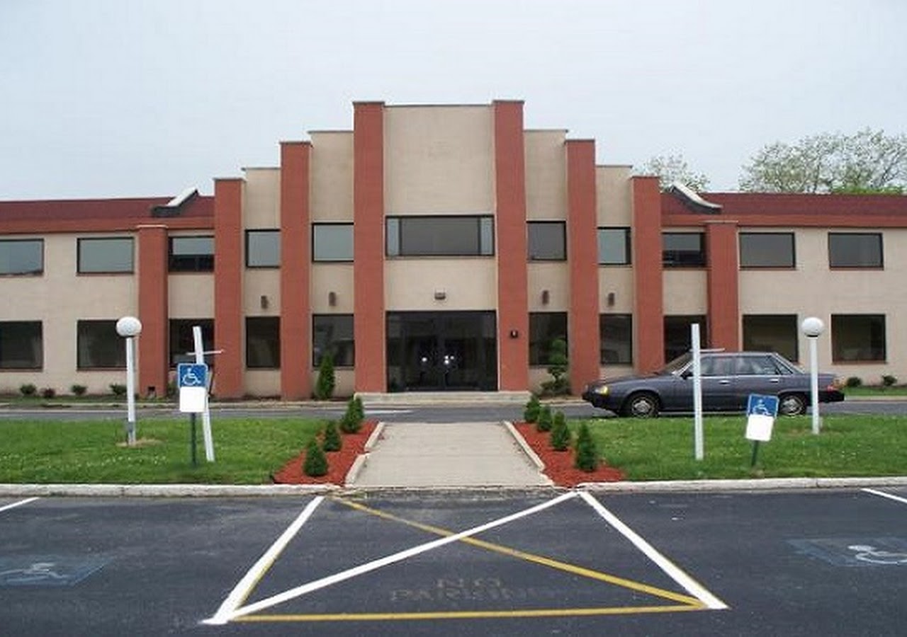 Budget Inn & Suites — photo 1
