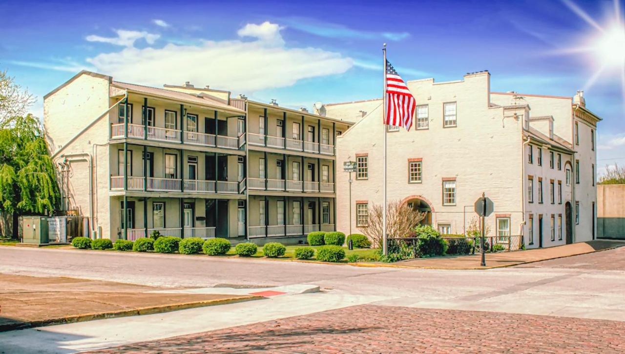 Lee House Inn — photo 1
