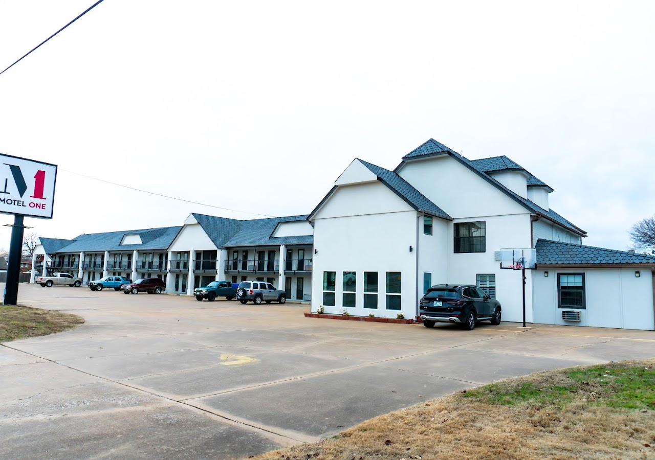 Motel One Bartlesville — photo 1