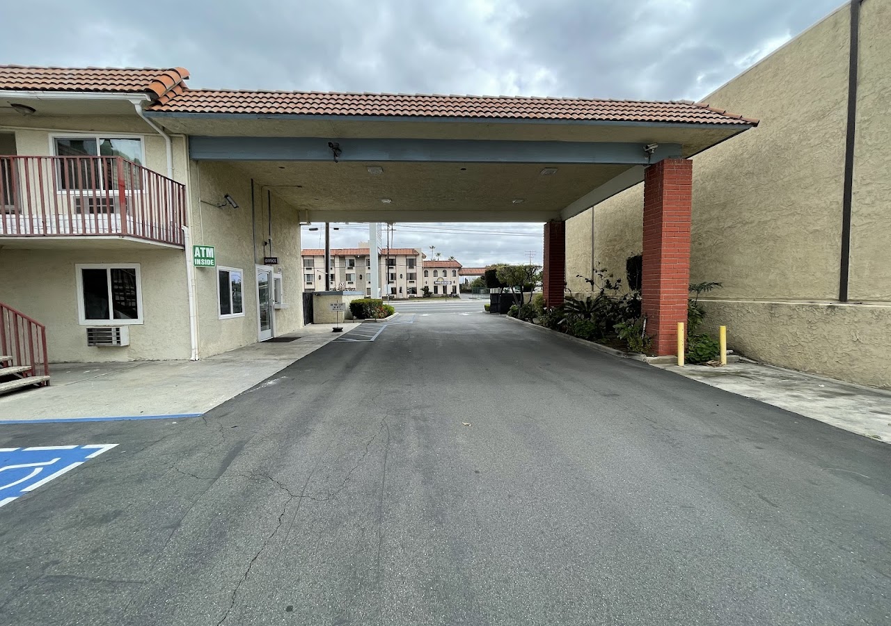 VILLA INN ANAHEIM — photo 1