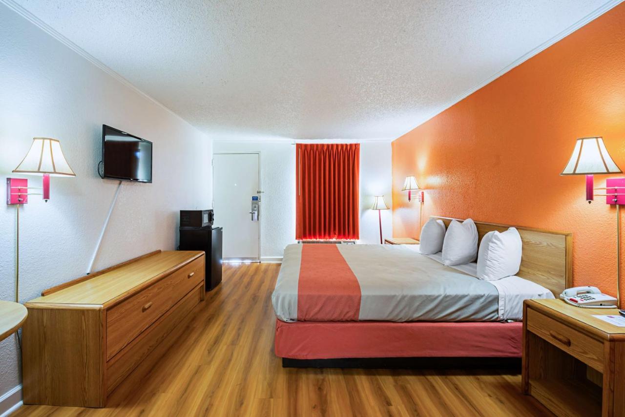 Swan Motel — photo 1