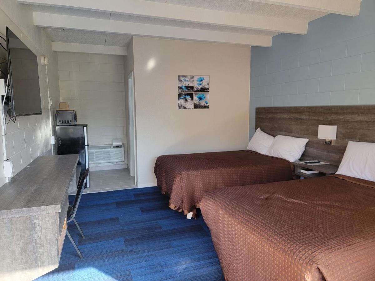 Budget Inn — photo 1