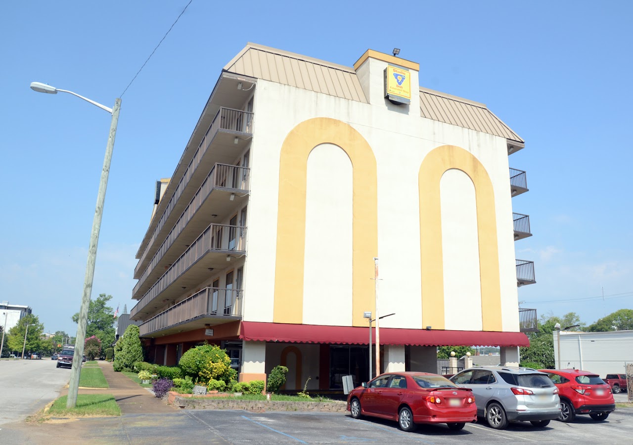 Studio 9 inn suites — photo 1