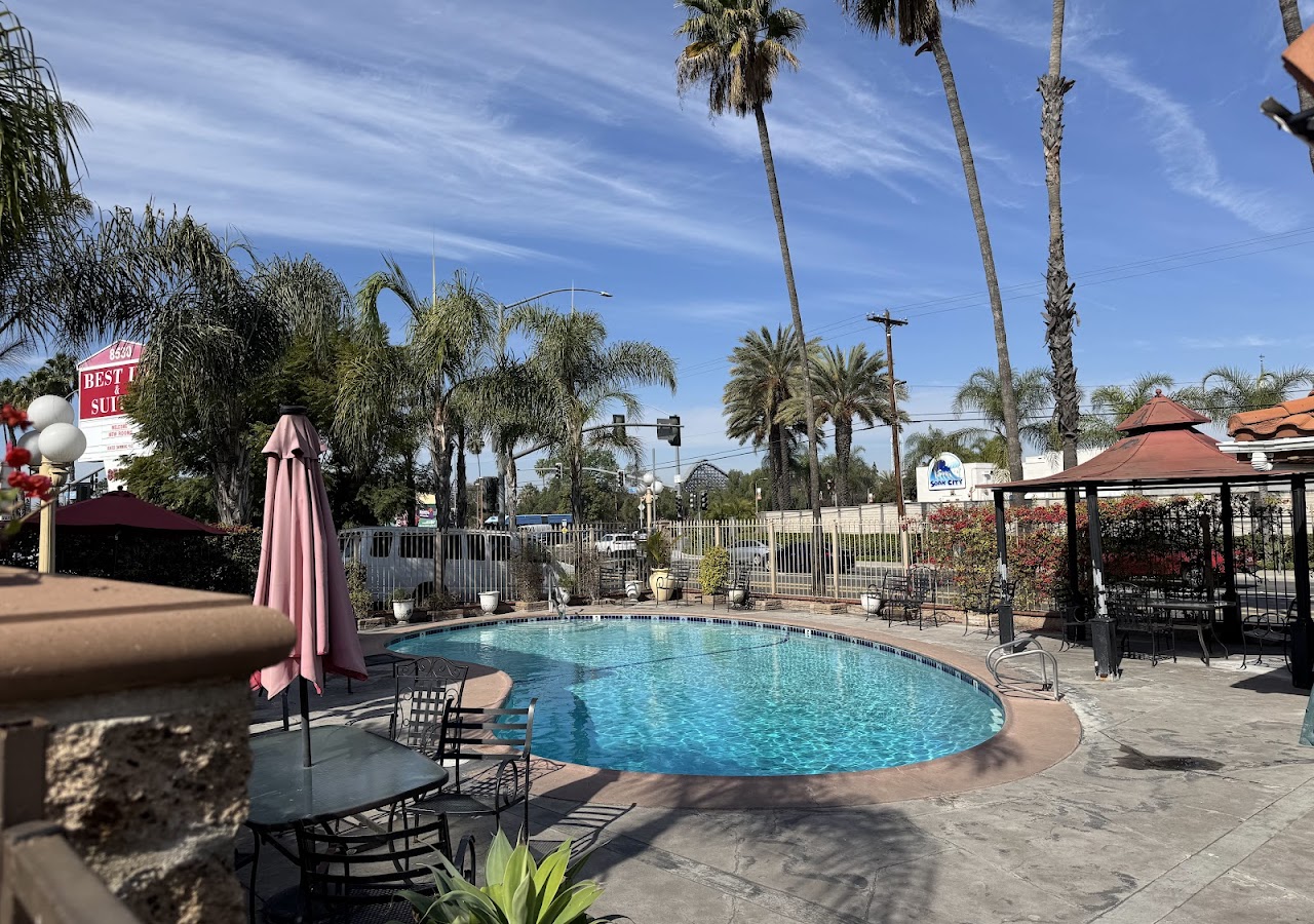 Portola Inn & Suites — photo 3