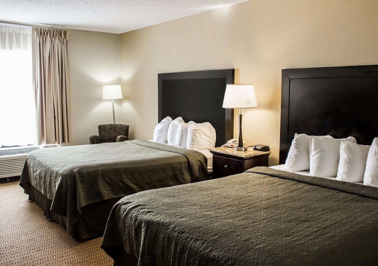 Travel Inn & Suites — photo 2