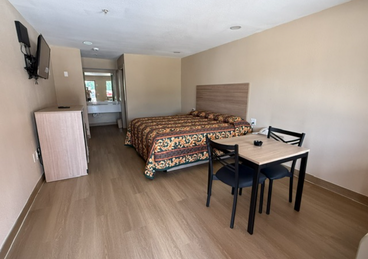 Town Inn — photo 2