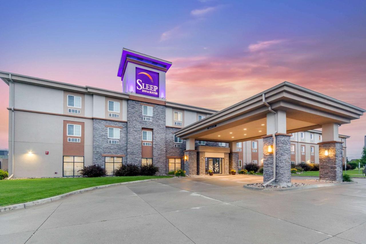 Ideal Inn & Suites — photo 1