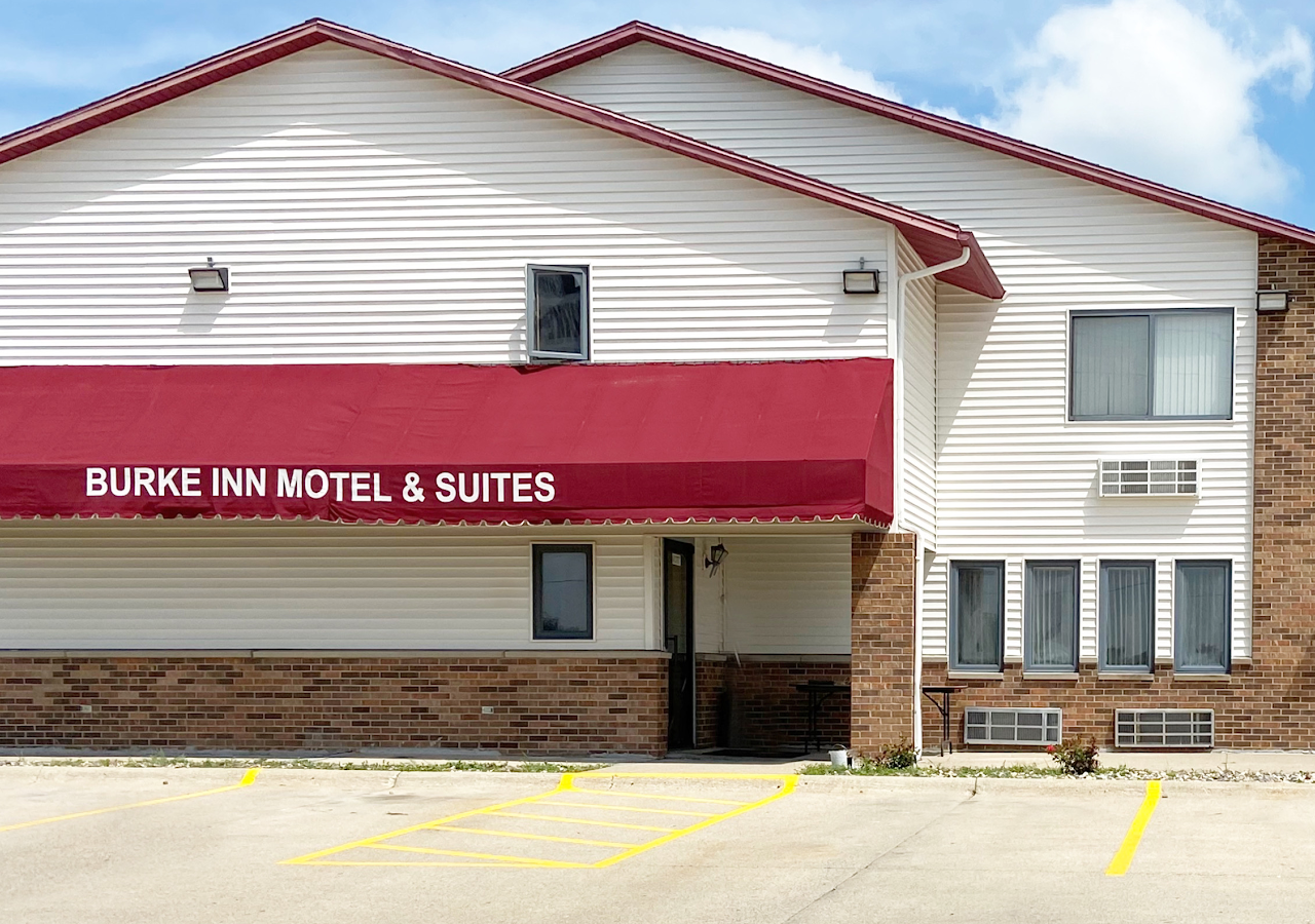 Burke Inn Motel & Suites — photo 1