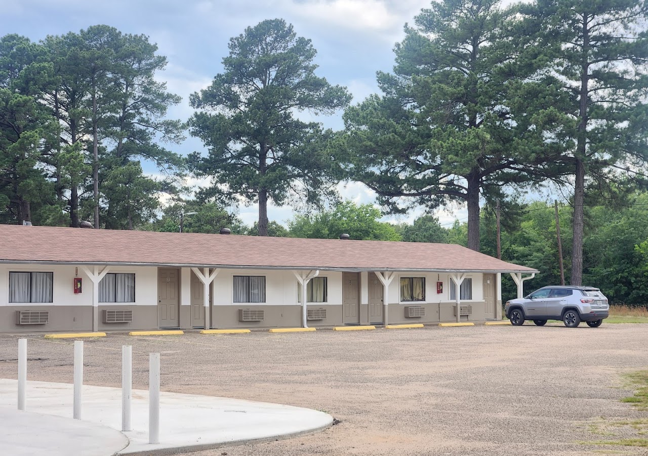 Clear Lakes Inn — photo 1