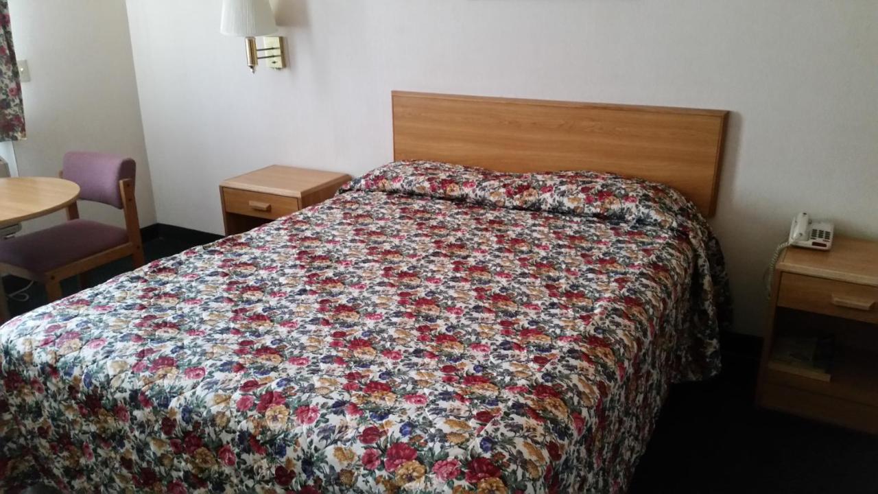 THOMAS MOTEL — photo 1