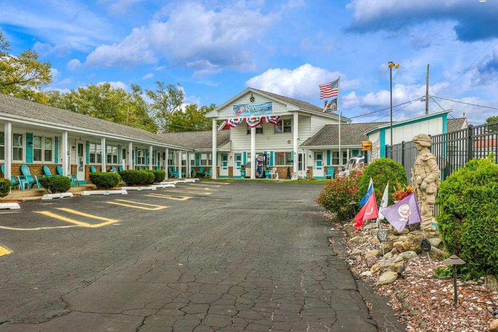Meads Motel — photo 1