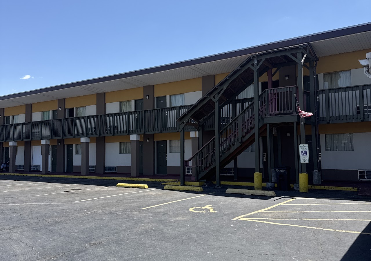 Trailway Motel — photo 1