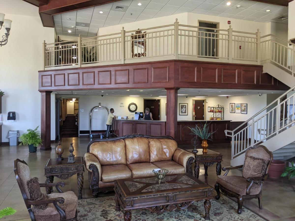 Heritage Inn & Suites — photo 1