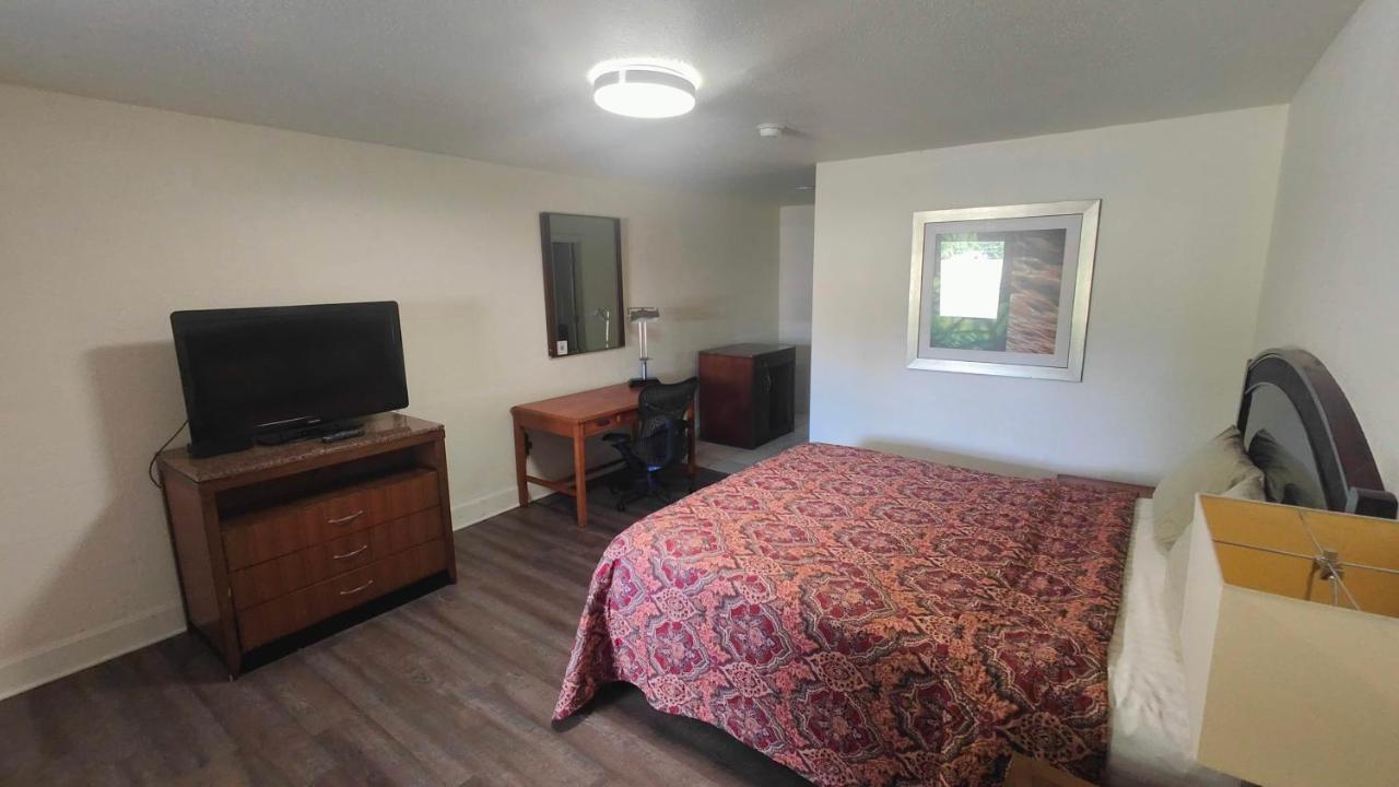 Mount Airy Motel — photo 1