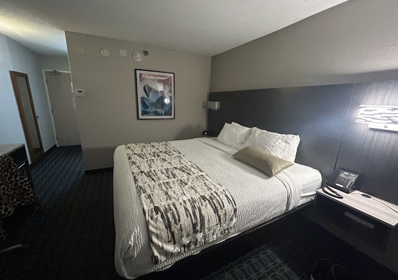 Red Lion Inn & Suites Dayton Airport — photo 2