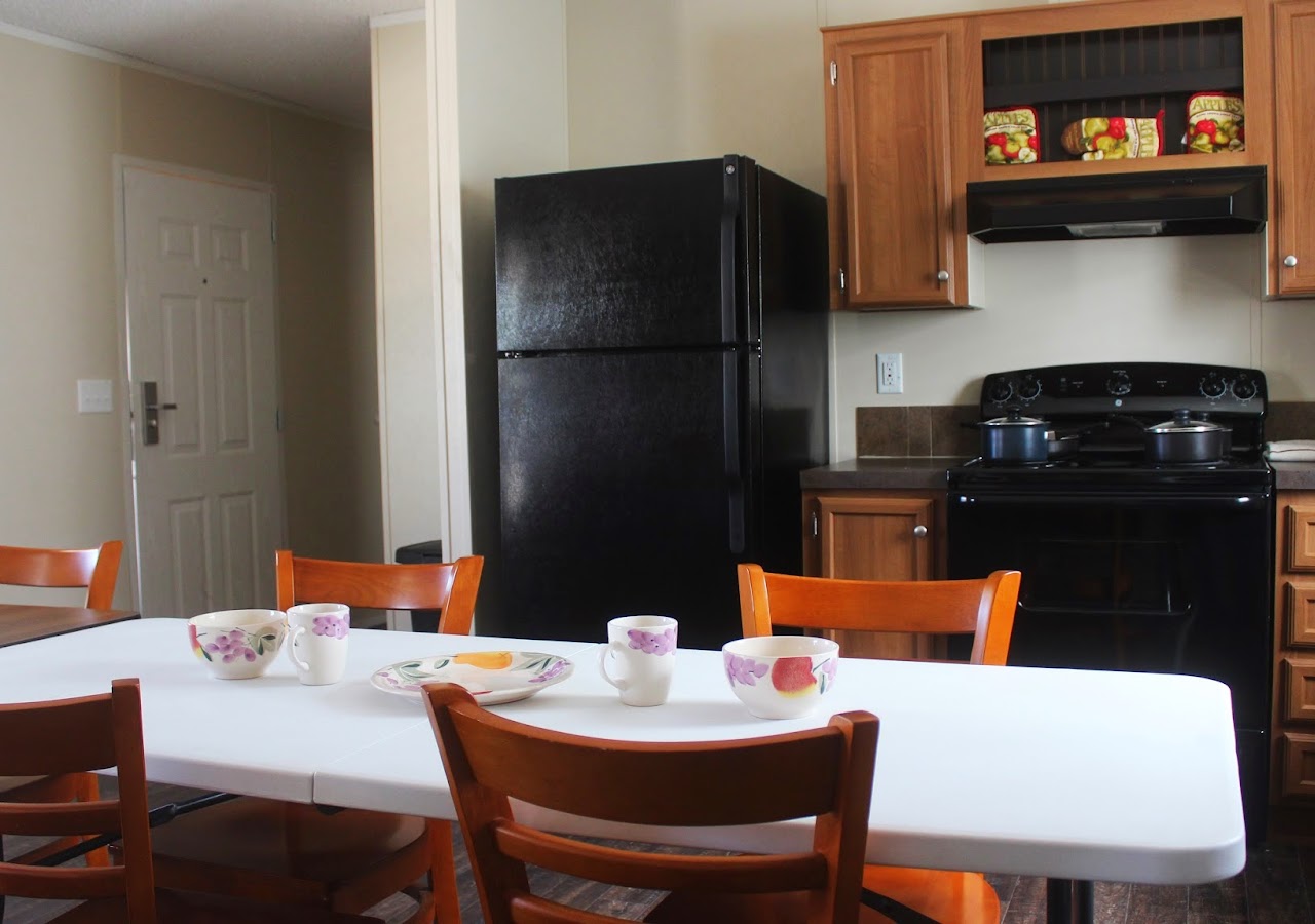 Shale Lodge Pleasanton — photo 3