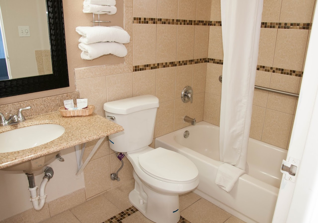 Esquire Inn — photo 2