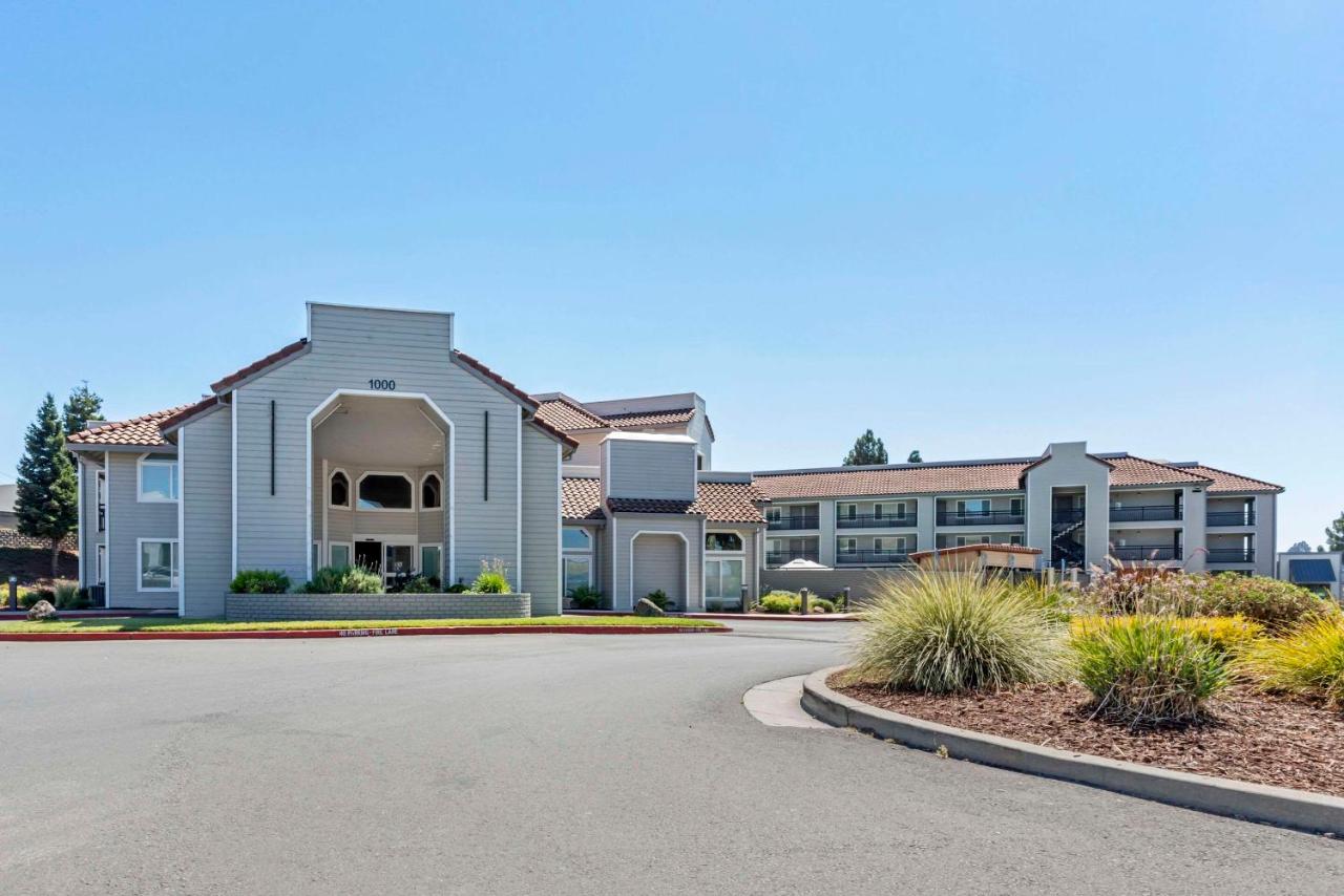 El Rancho Inn & Suites — photo 1