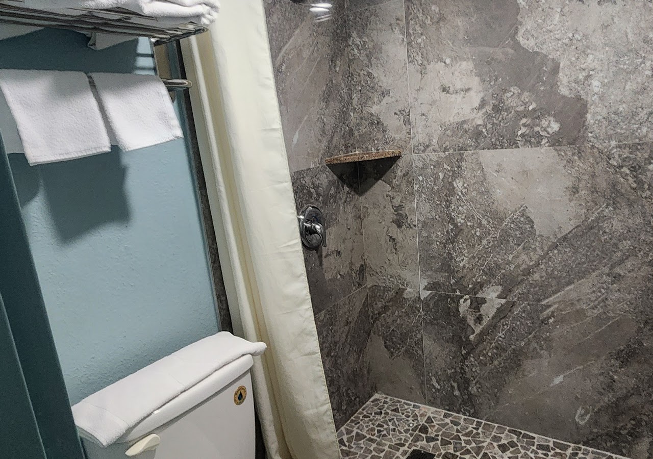 Lone Star Inn & Suites Harlingen TX — photo 3