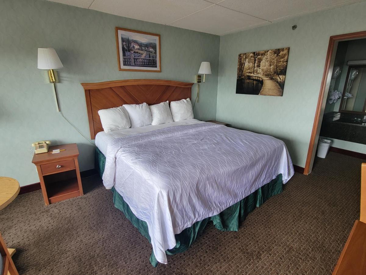 American Inn & Suites — photo 1