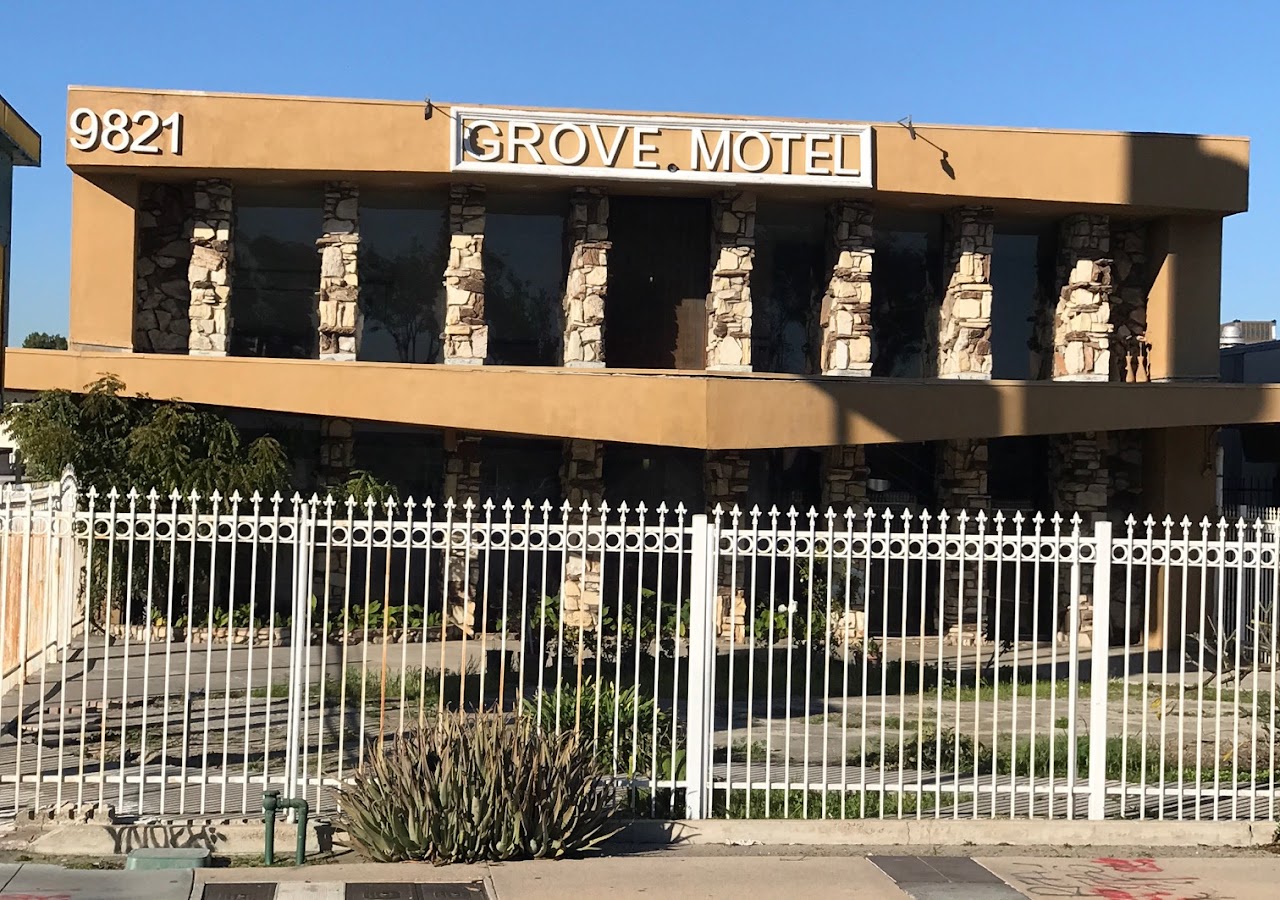 Grove Motel — photo 1