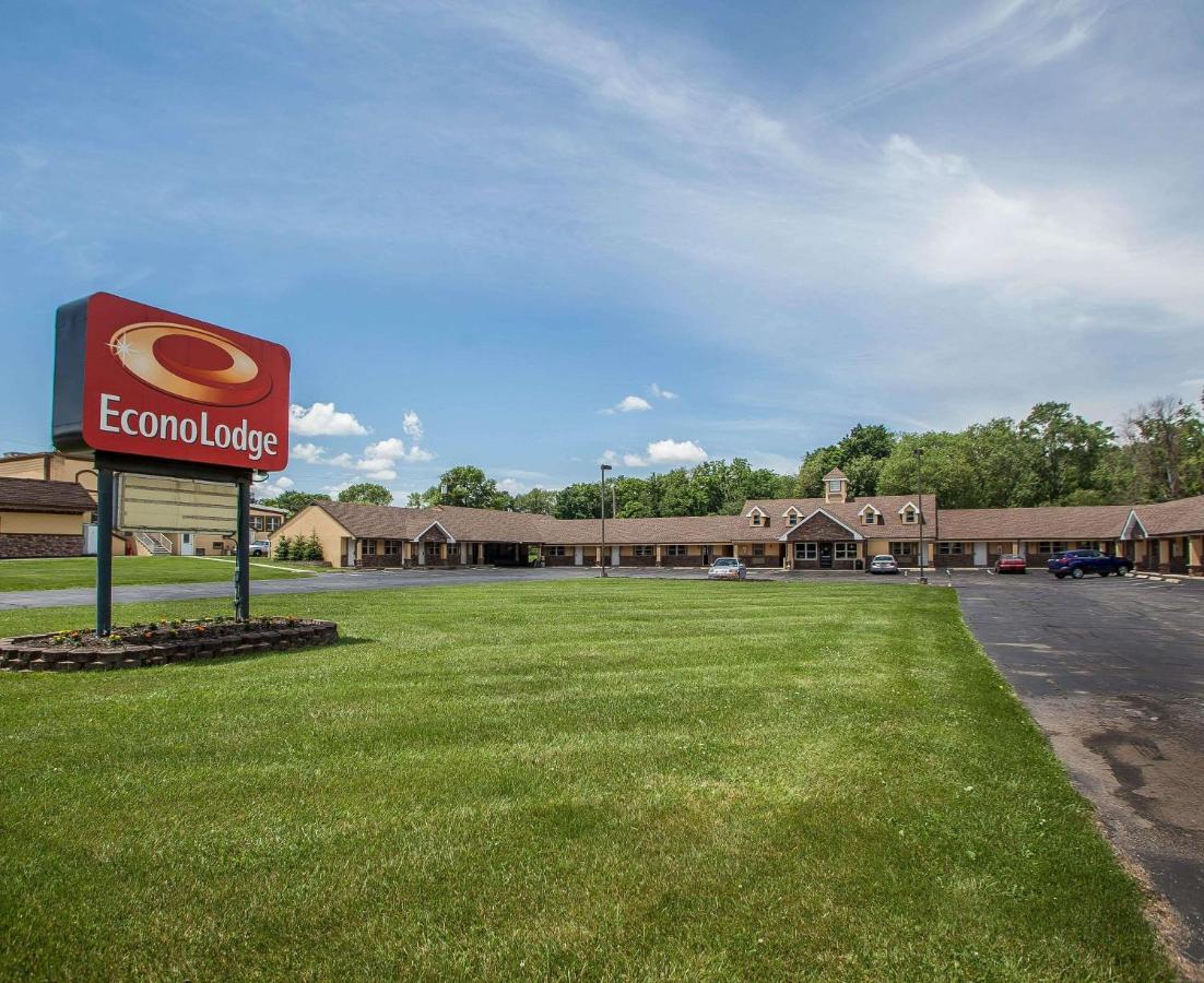 Econo-Court Motel Inc — photo 1