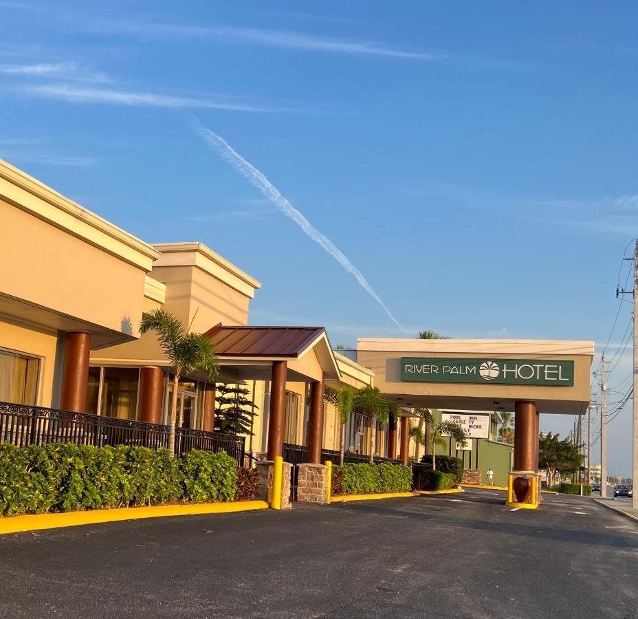 River Palm Hotel — photo 1