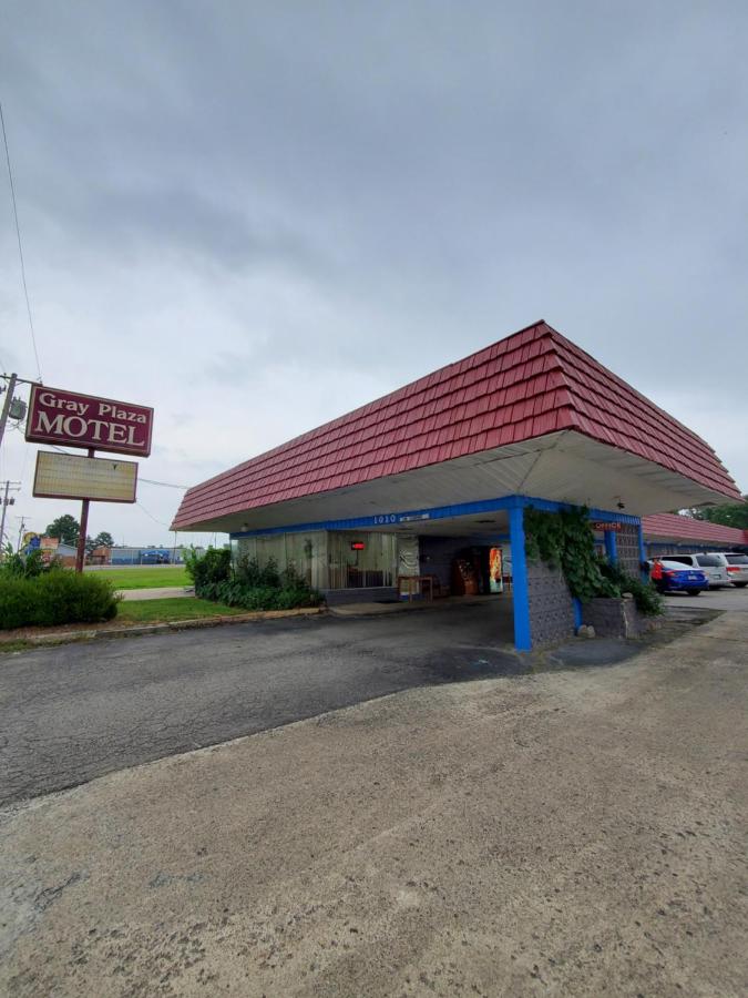 Gray Plaza Motel — photo 1