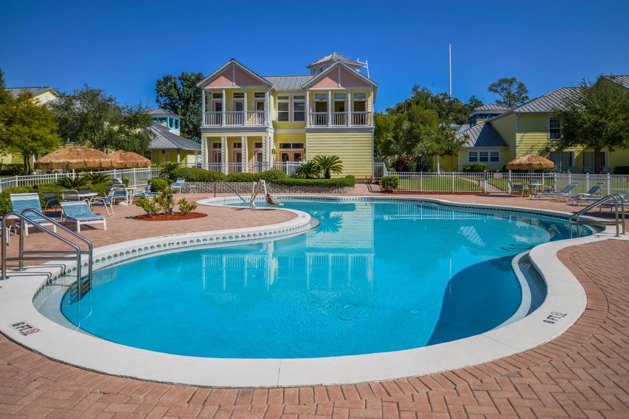 Barefoot'n Resort — photo 1