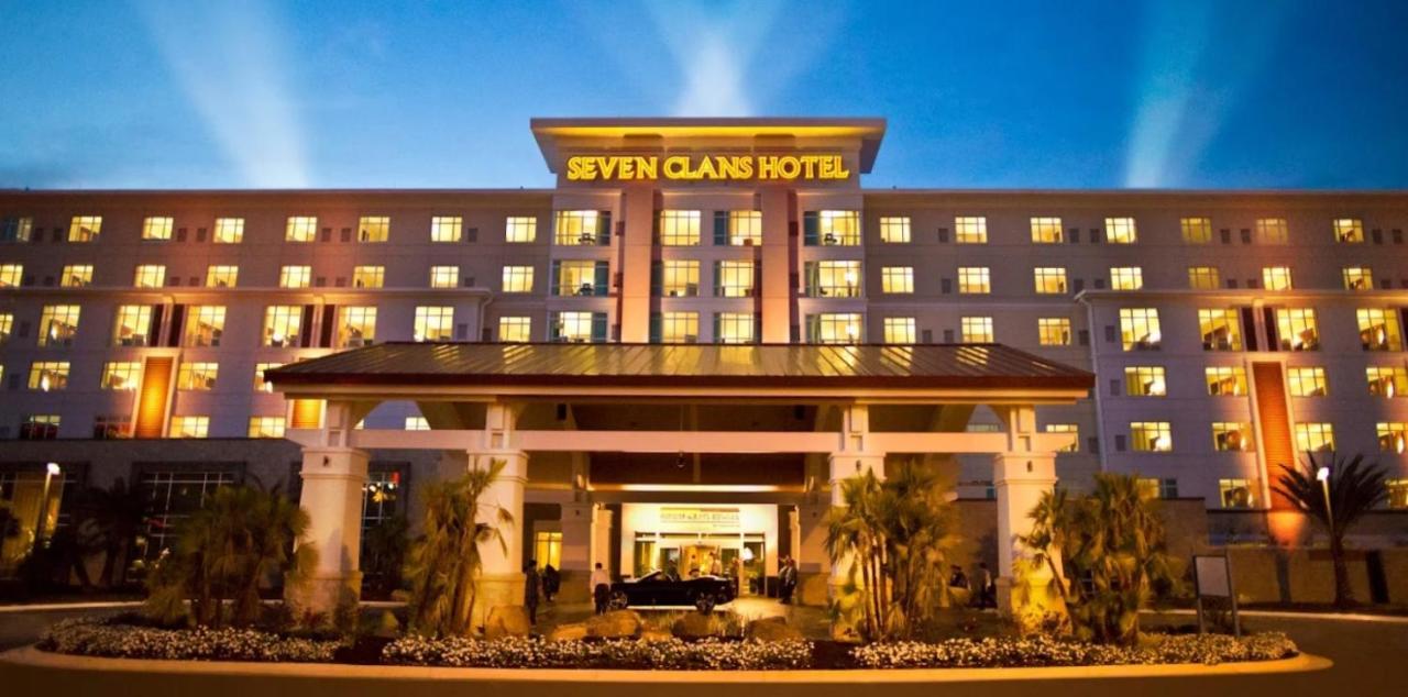 Seven Clans Hotel at Coushatta — photo 1