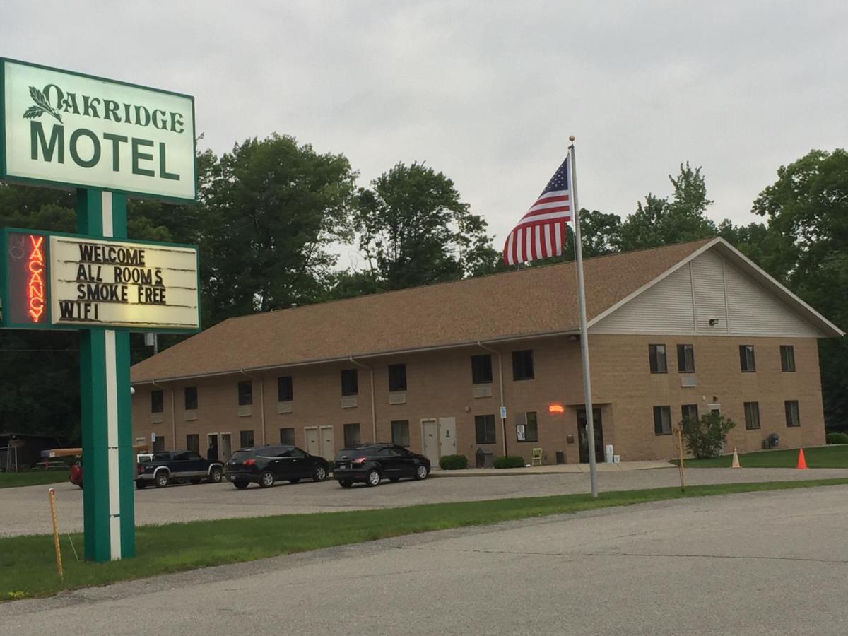 Oakridge Motel — photo 1