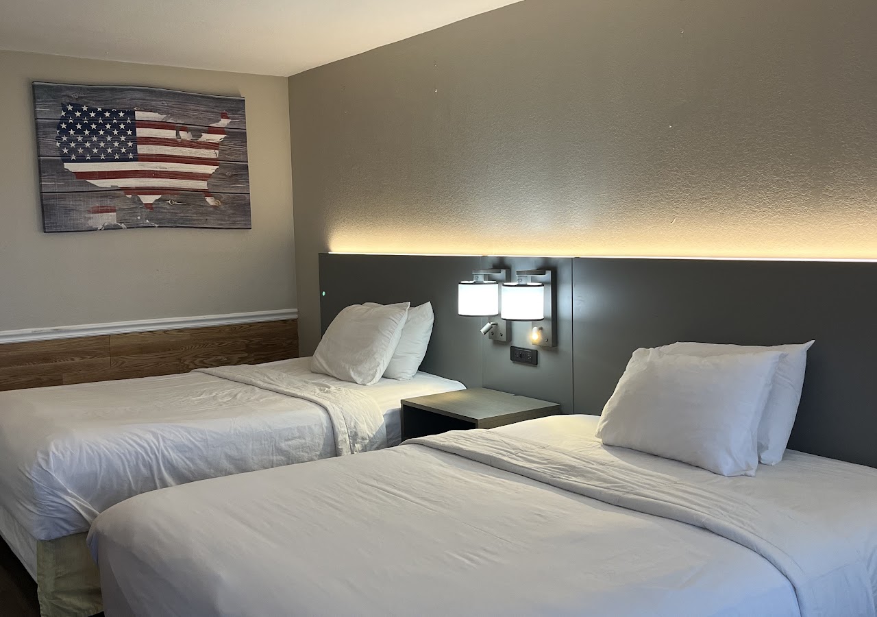 Hallmarc Inn and Suites West Memphis — photo 1