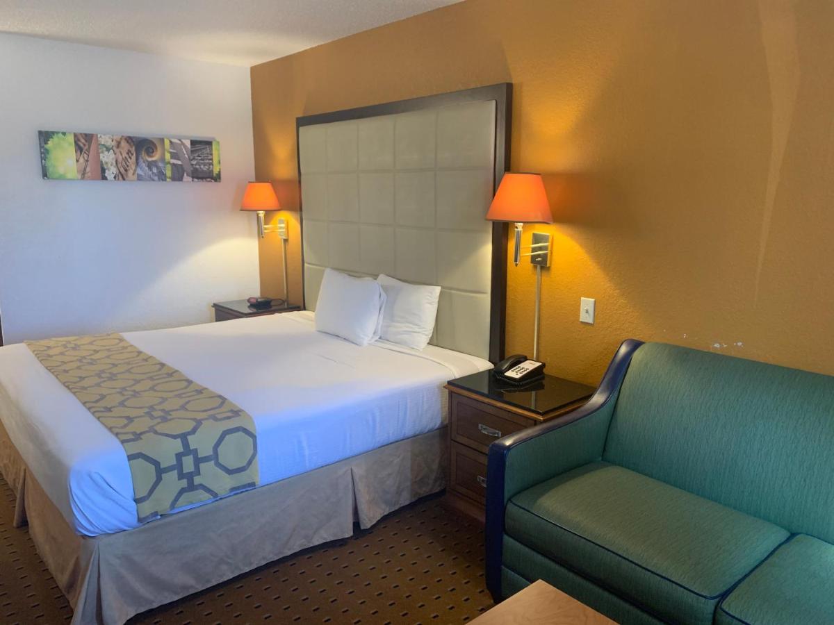Brentwood Inn & Suites — photo 1