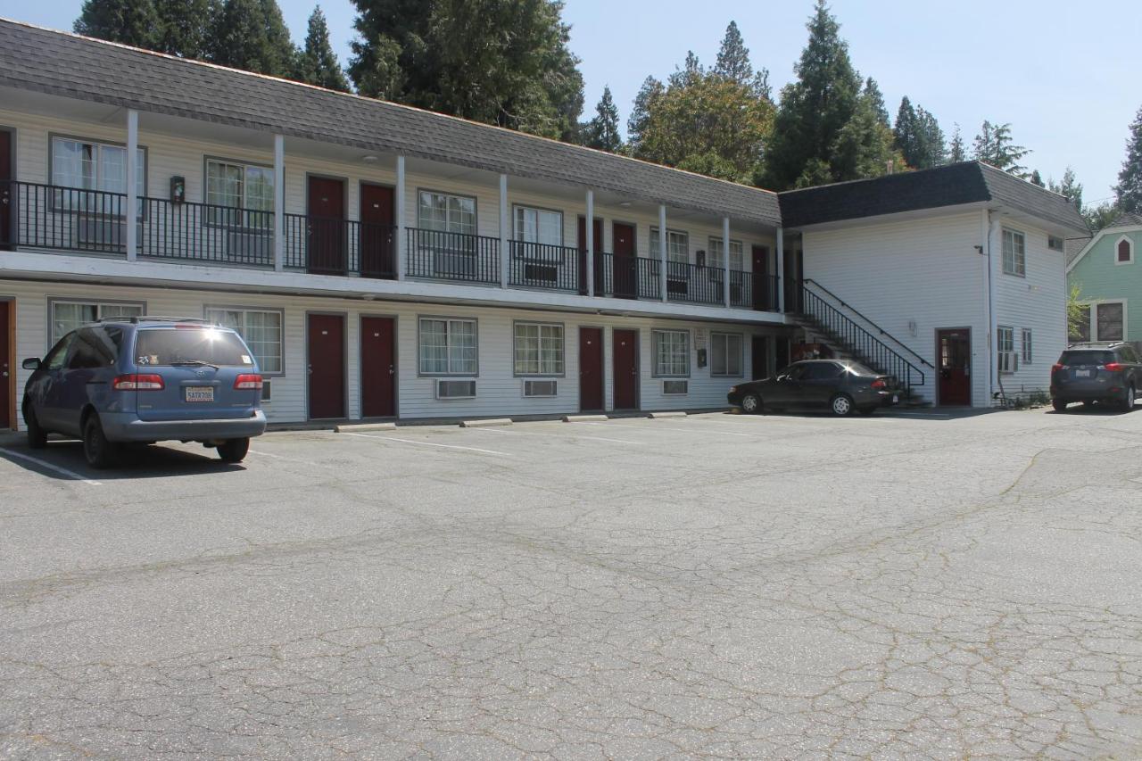Stagecoach Motel — photo 1