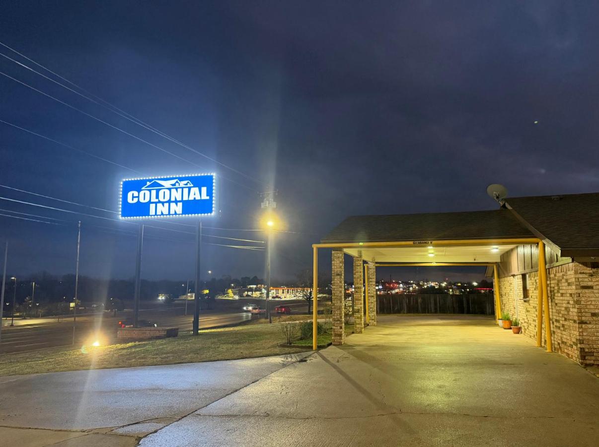 Colonial Motel — photo 1