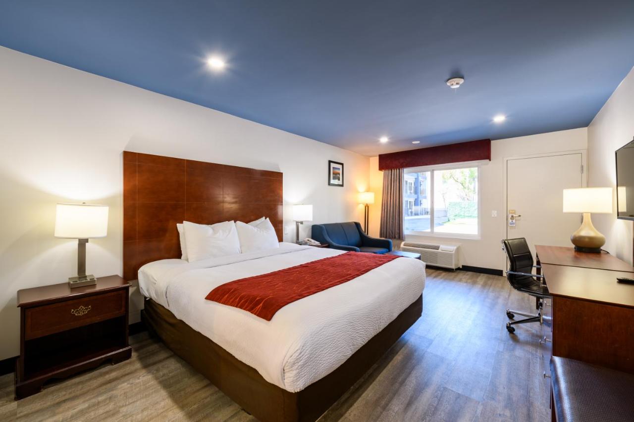 Hyland Inn near Pasadena Civic Center — photo 1