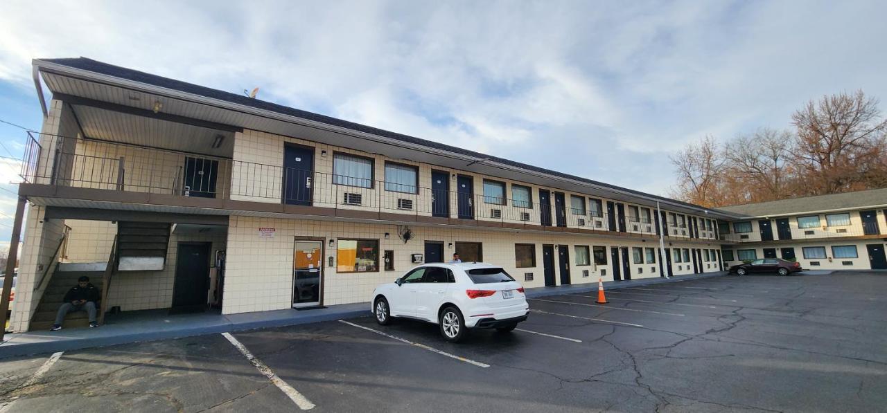 Turnpike Motel — photo 1