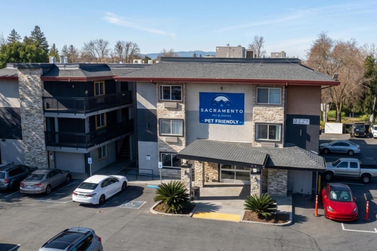 Sacramento Inn & Suites — photo 1